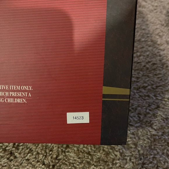 New Snow White and seven dwarf storybook ornaments - Picture 3 of 5